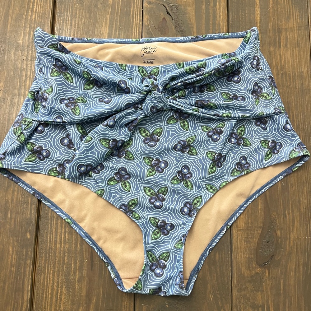 Kortni Jeane XL berry EUC tie front